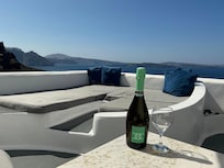 Sunshine on the deck with the beautiful view and Prosecco