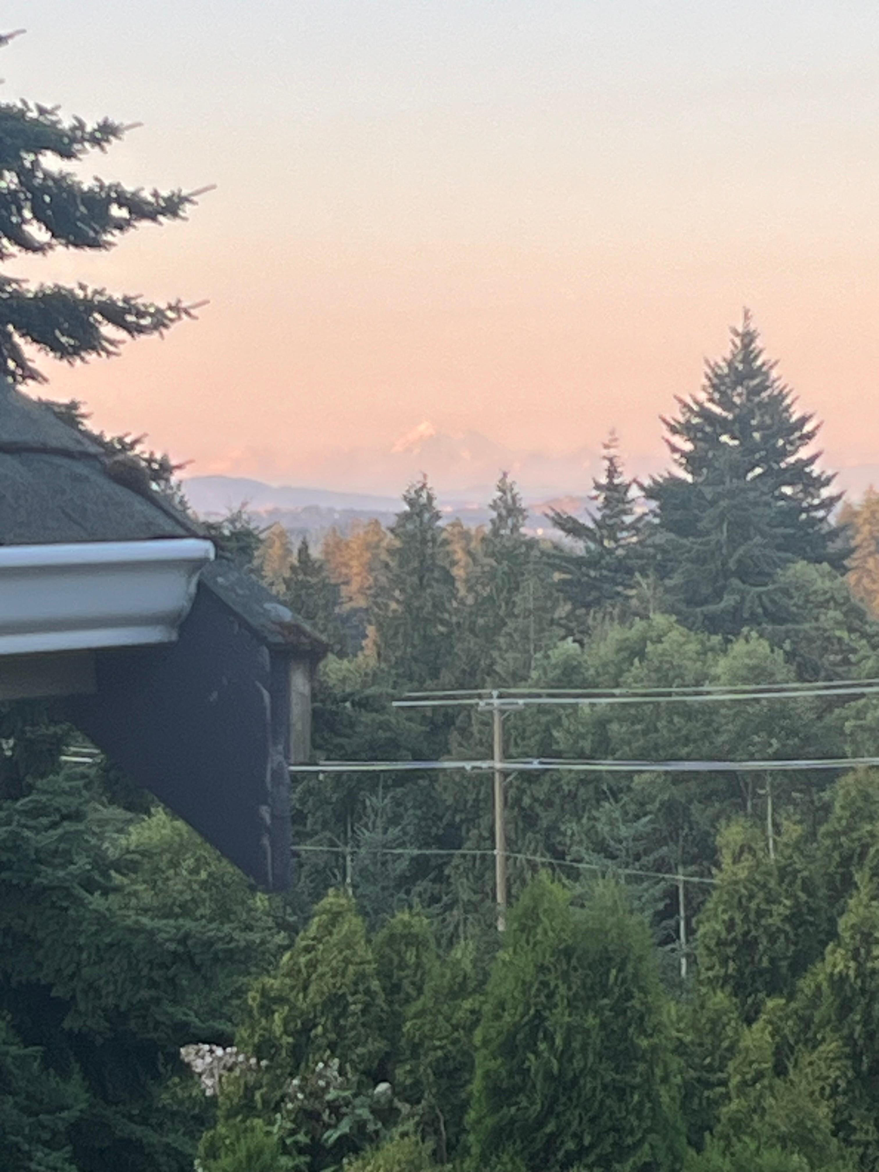 Clear skies with beautiful mountains 