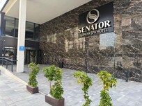 Flott inngangangsparti. Og gjester kan leie parkering i kjelleren.