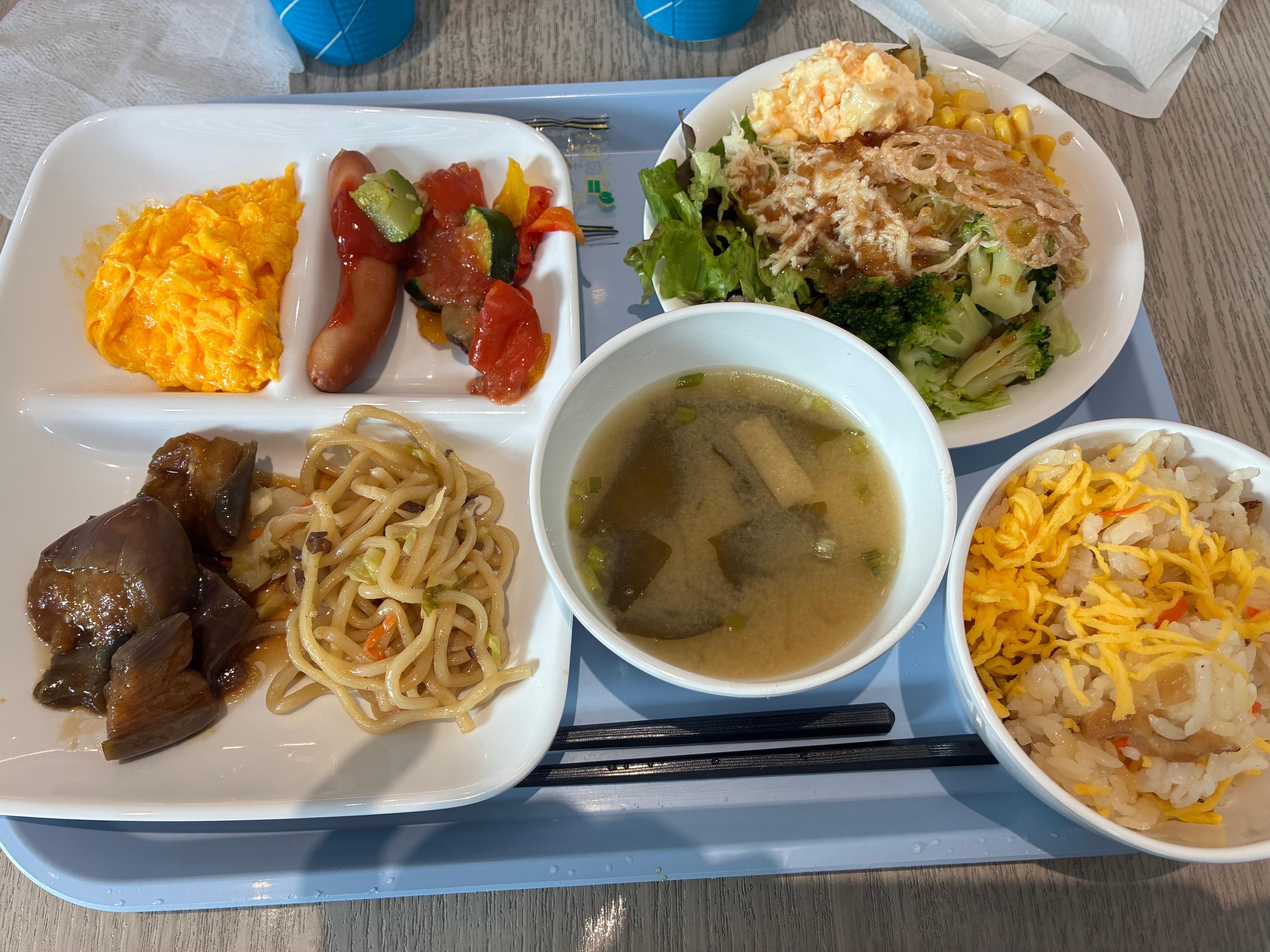 無料朝食バイキング