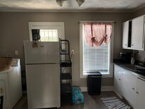 Complete kitchen with a washer and dryer (not pictured but we did use -works great)