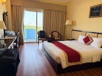 Nice size room and comfy bed