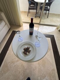 Free bottle of wine and treats at check in with Expedia/privilege