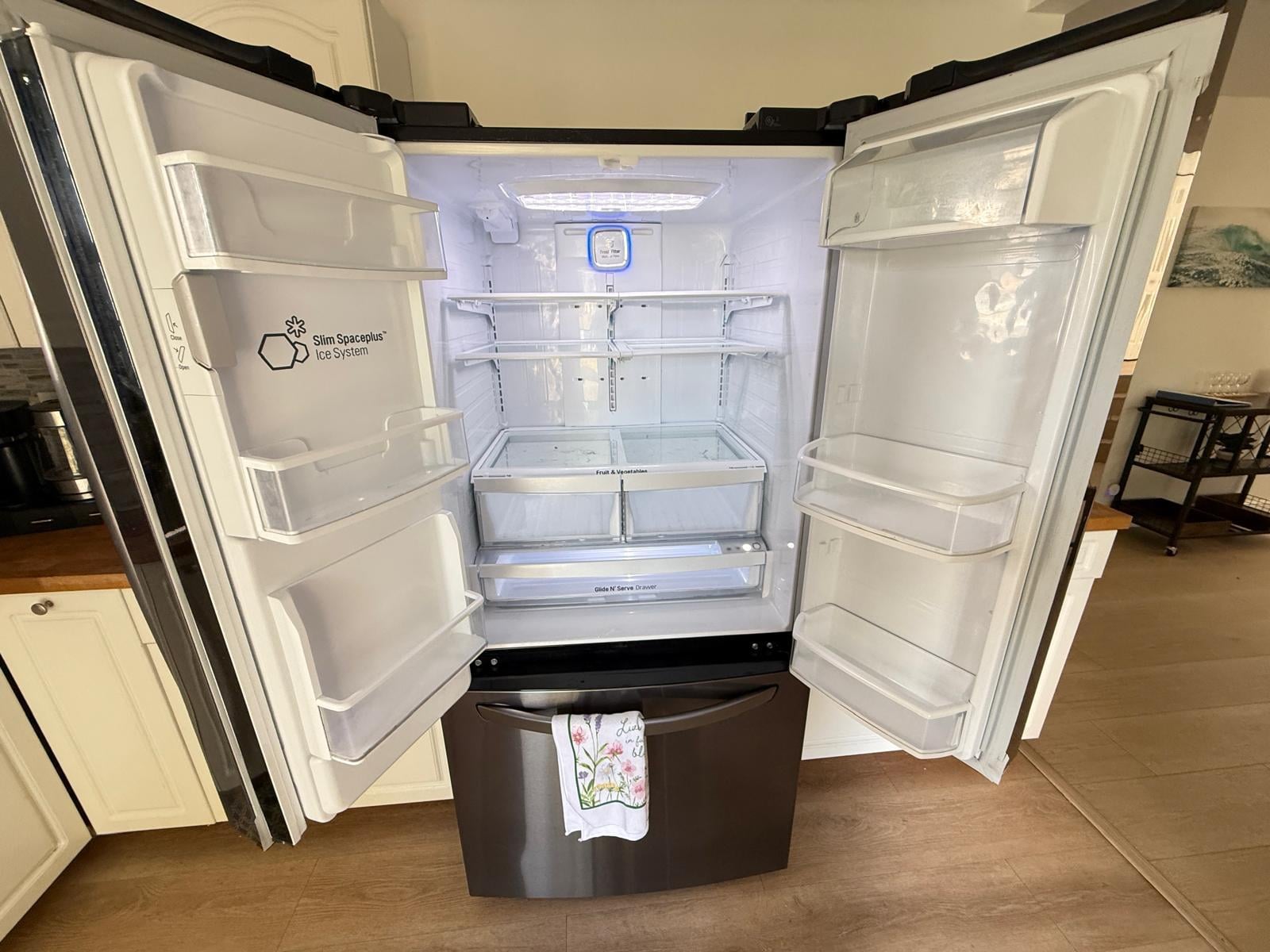 Nice sized fridge and freezer 