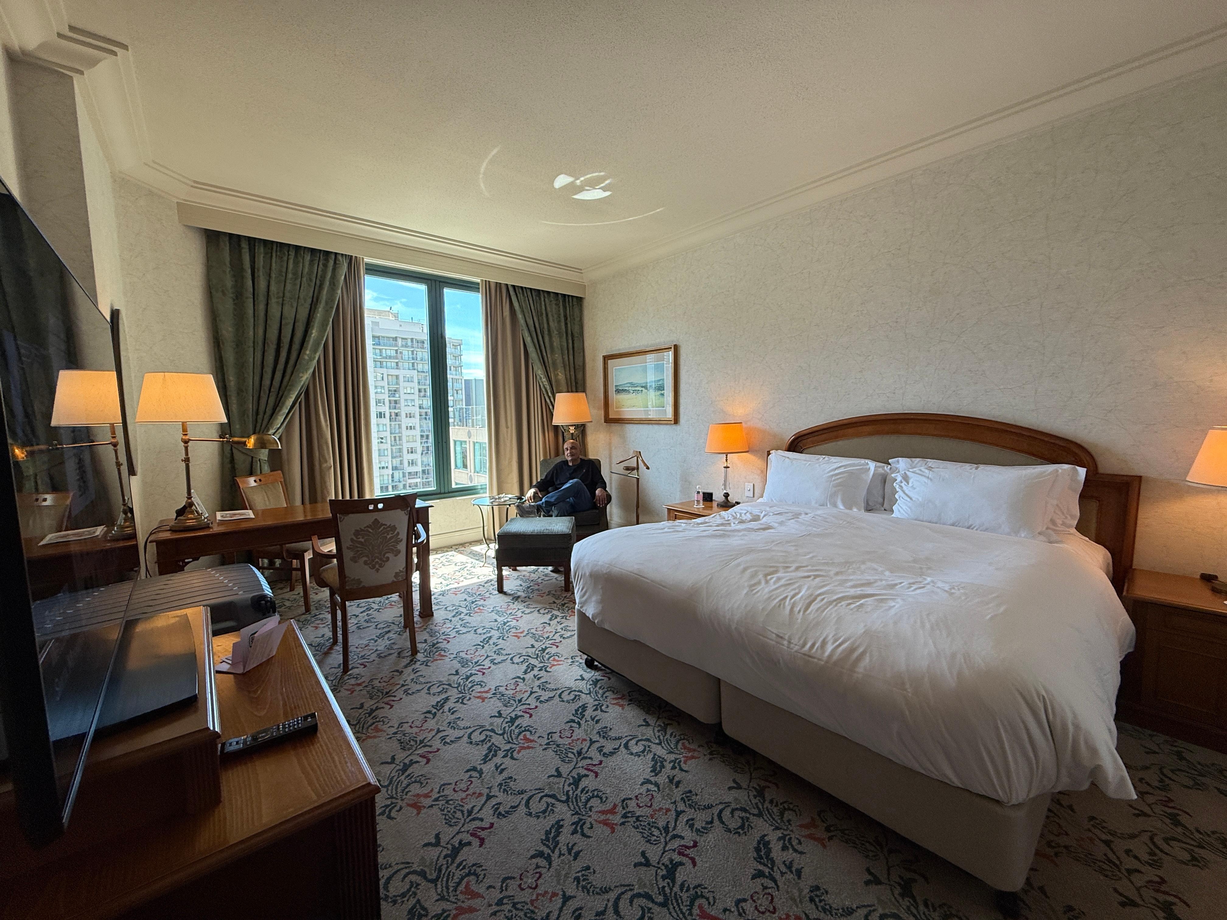 A king size bed room