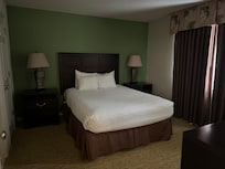 Queen size bed in one of the bedrooms, king in the other.