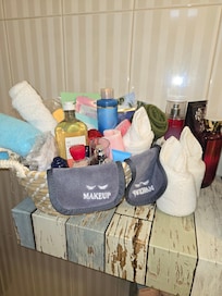 Some Master bathroom amenities