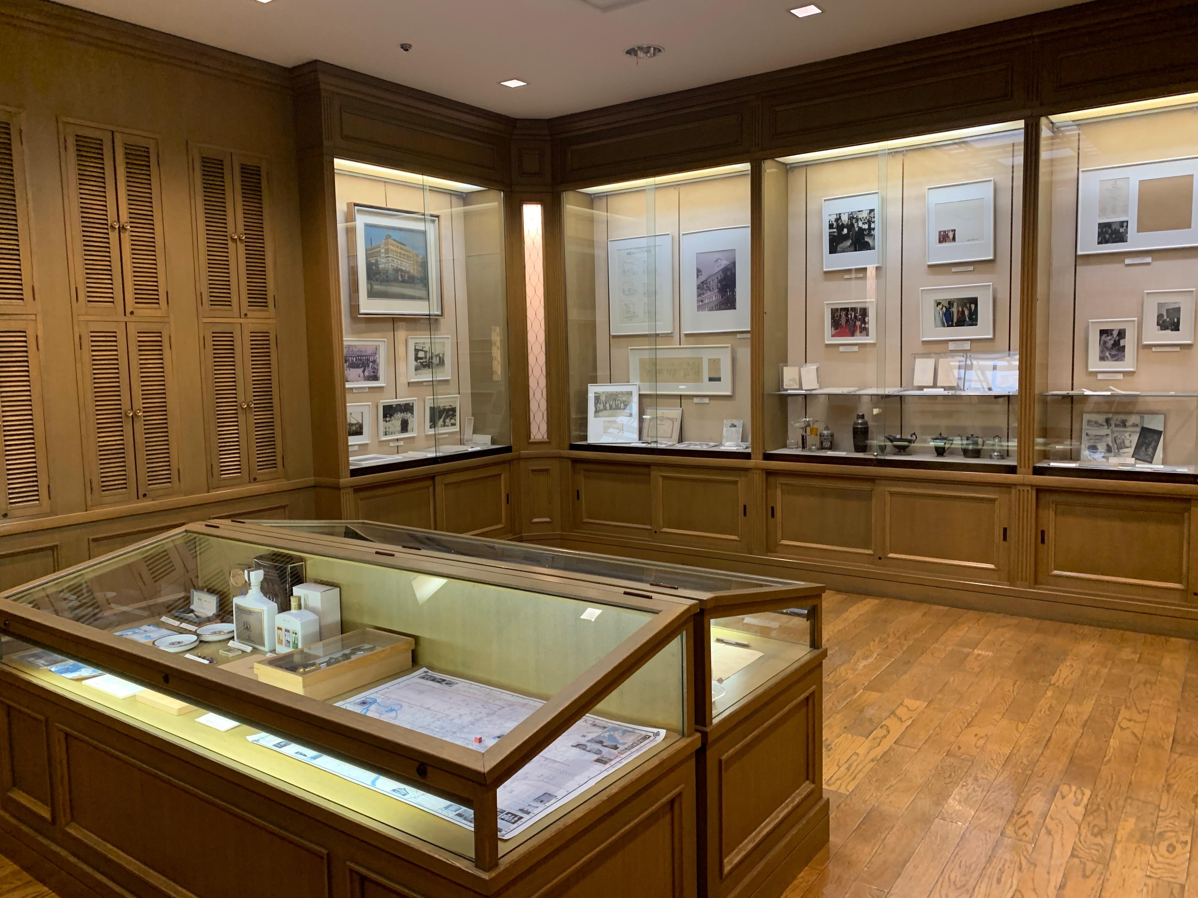 ホテルの歴史がわかるギャラリーがありました。