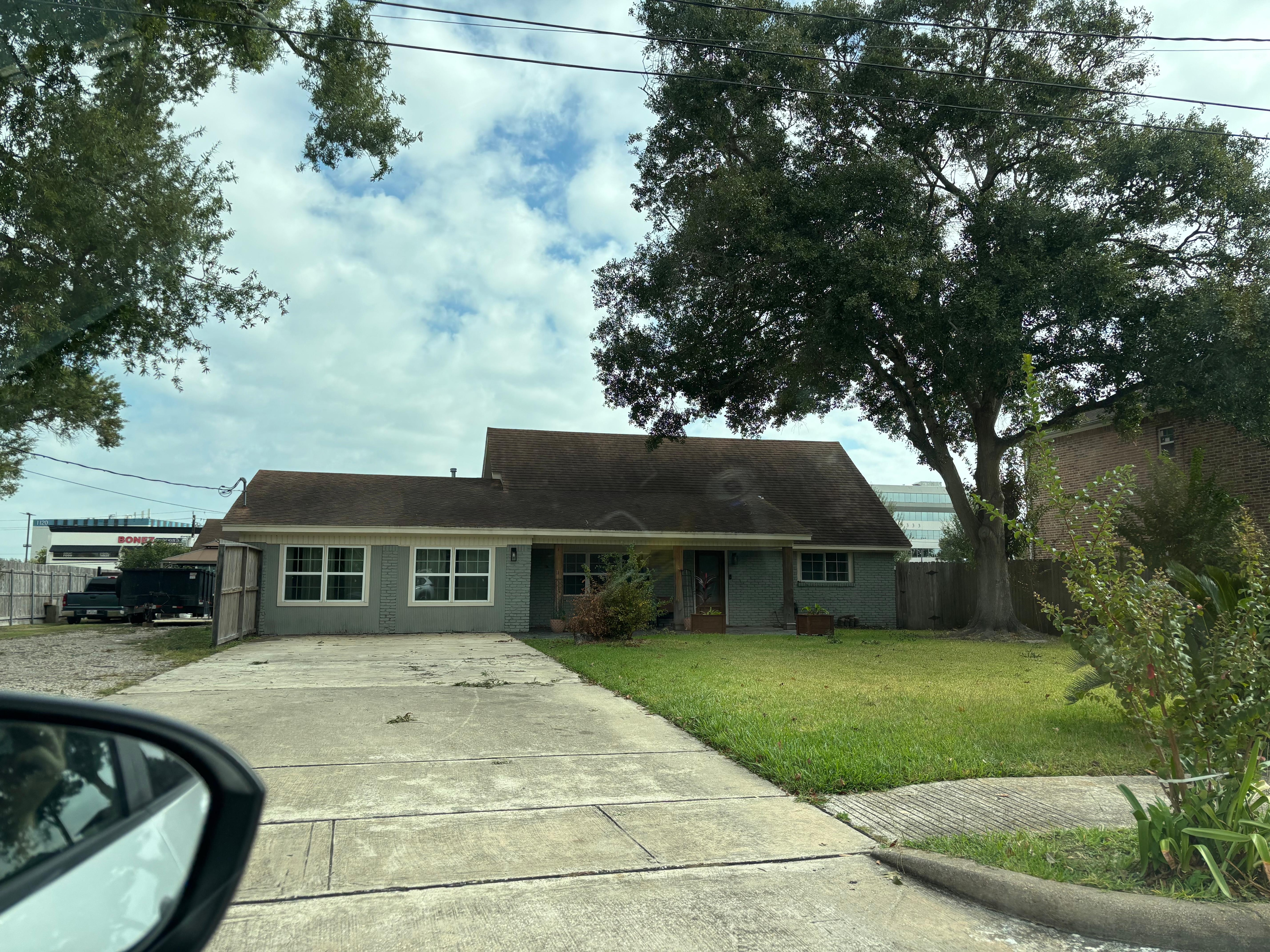 Tons of room for you parking and outside space out front to enjoy the evening sky