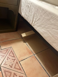Las tablas de la cama sueltas…
