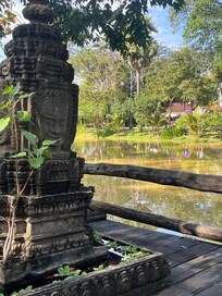 2 minute walk to River