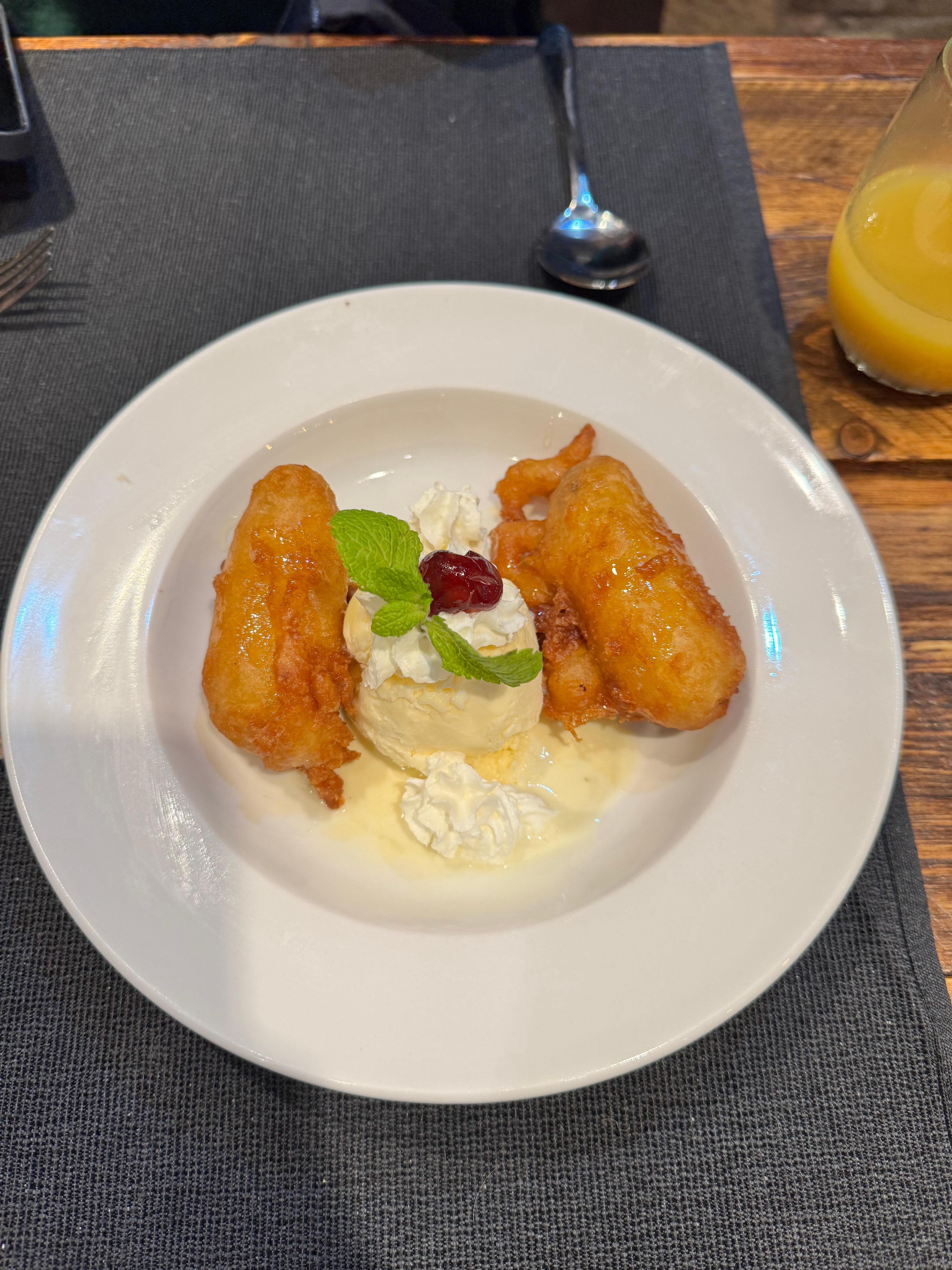 Banana fritters at the guesthouse's Thai restaurant 