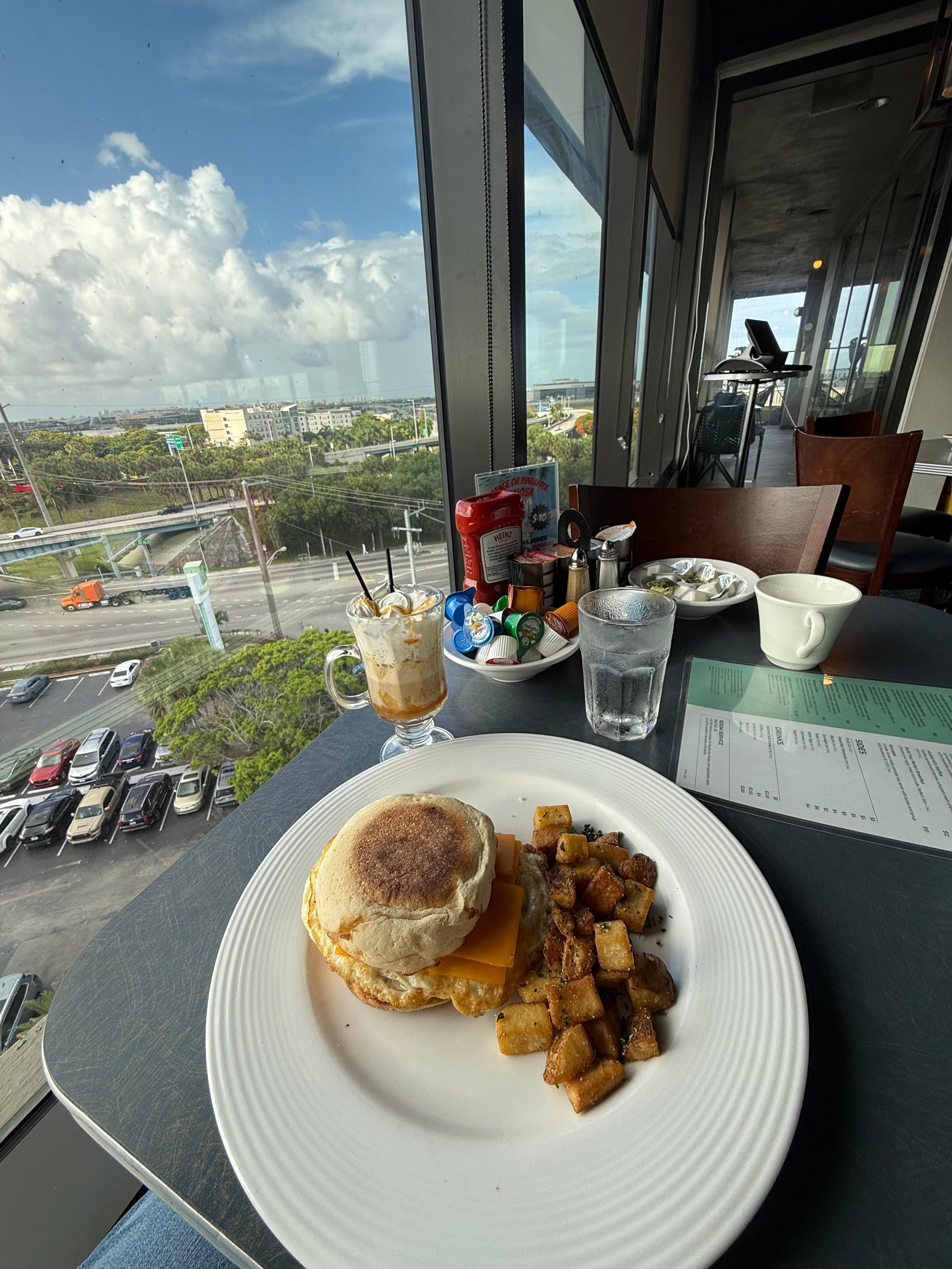 Dinning available on the 9th floor.