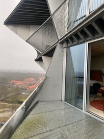 Utsikt fra en av balkongene utenfor vĂŠrelset i 15 etg