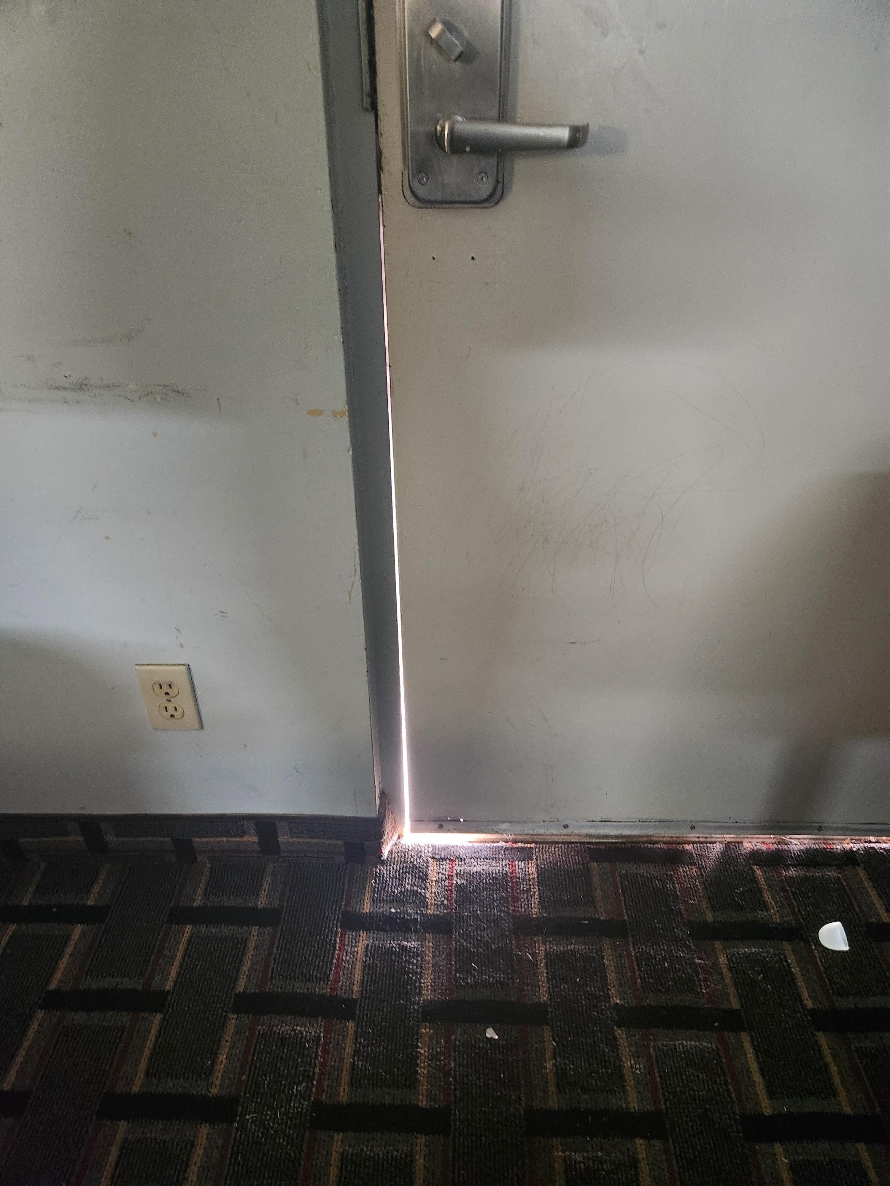 Door with big crack unsafe