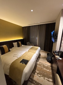 Two Twins Hollywood room