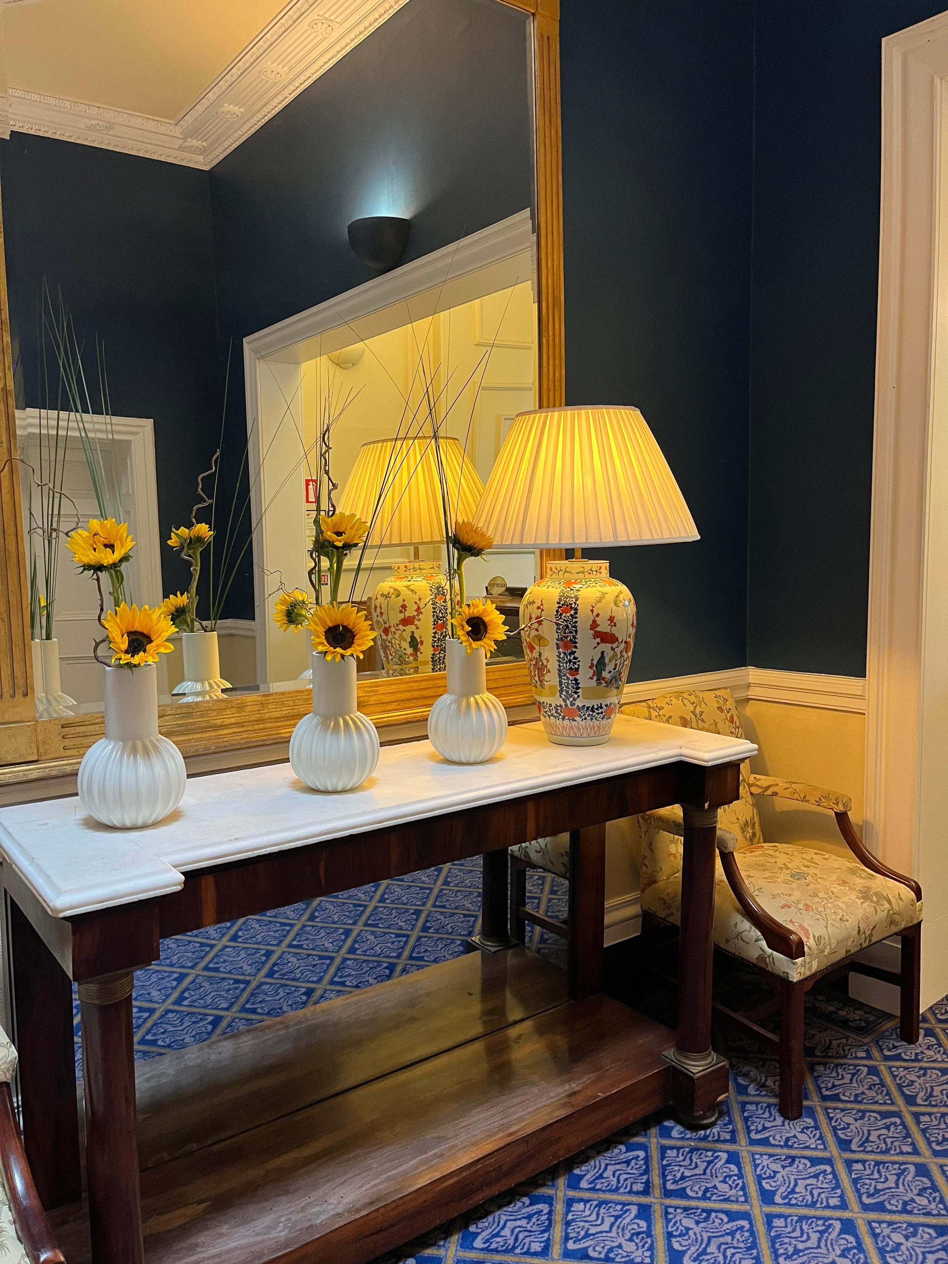 Loved the sunflower snob hallways.