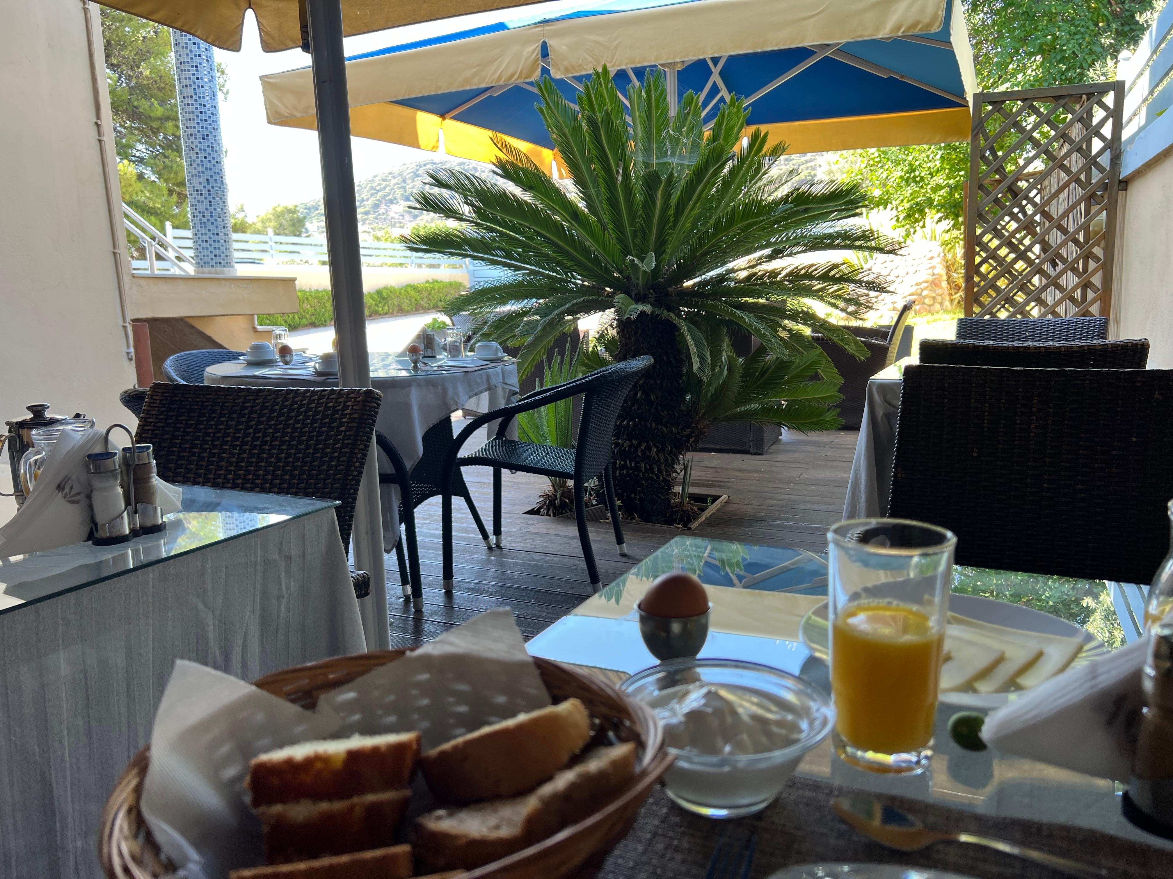 Breakfast area