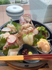 夕食にて、豪華な海鮮のお造りをいただきました😋