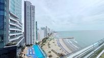 14th floor pool view