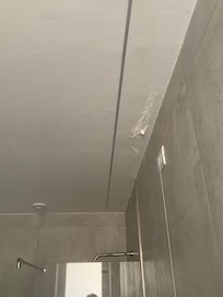 Vochtplekken in de douche