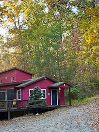 Lovely home surrounded by beautiful fall colors in Oct.