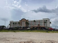 Das Hotel, vom Strand aus fotografiert