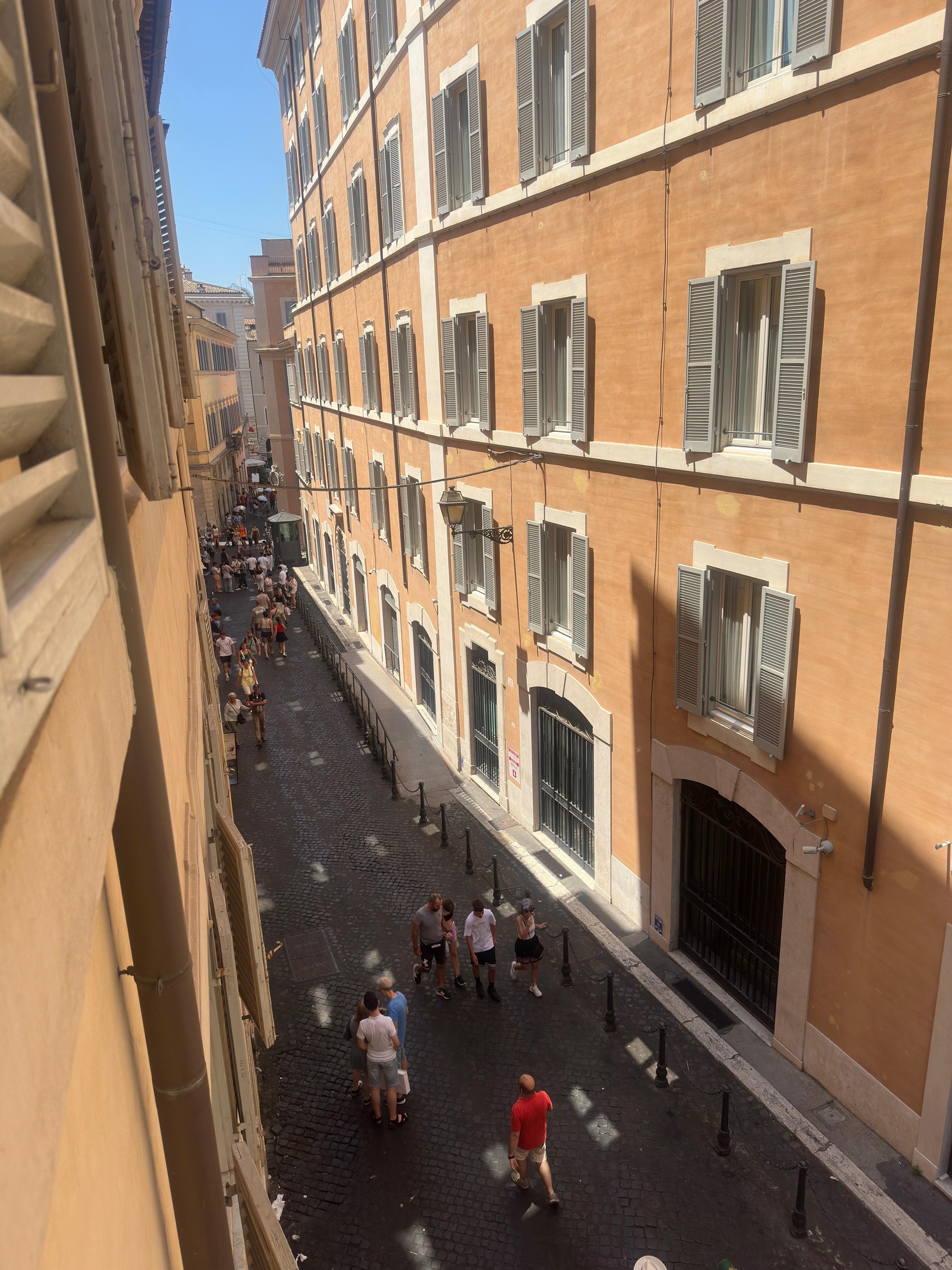 Vote from side window