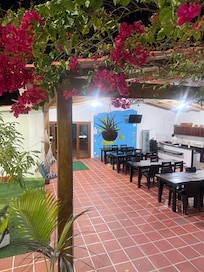 Lobby/Breakfast Area