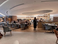 広く清潔な朝食バイキング