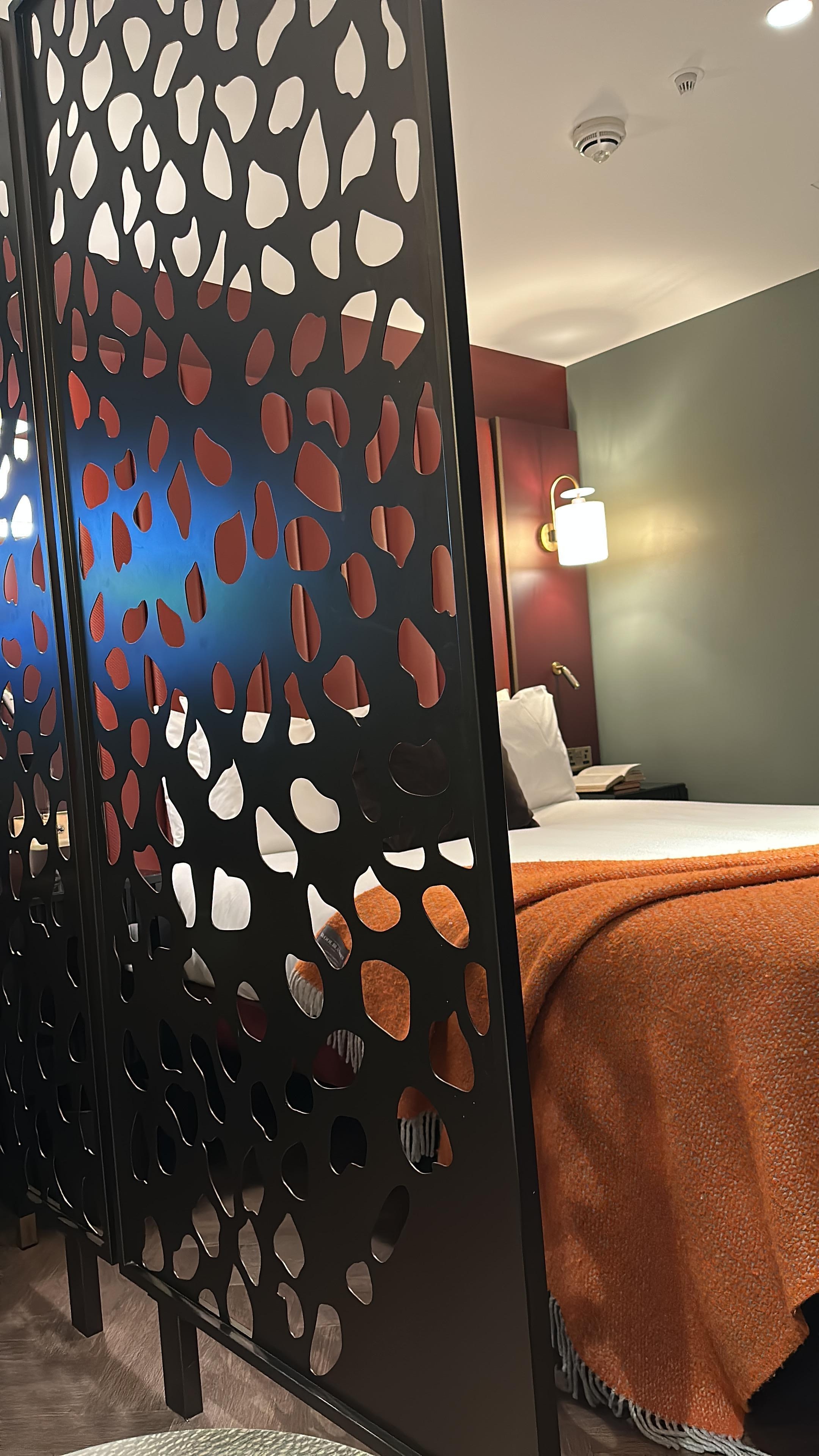 Screen so you can’t watch TV in bed