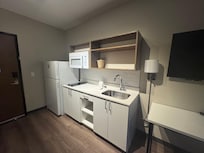 Had a kitchenette. We didn’t use. If we’re were there longer I would have used it