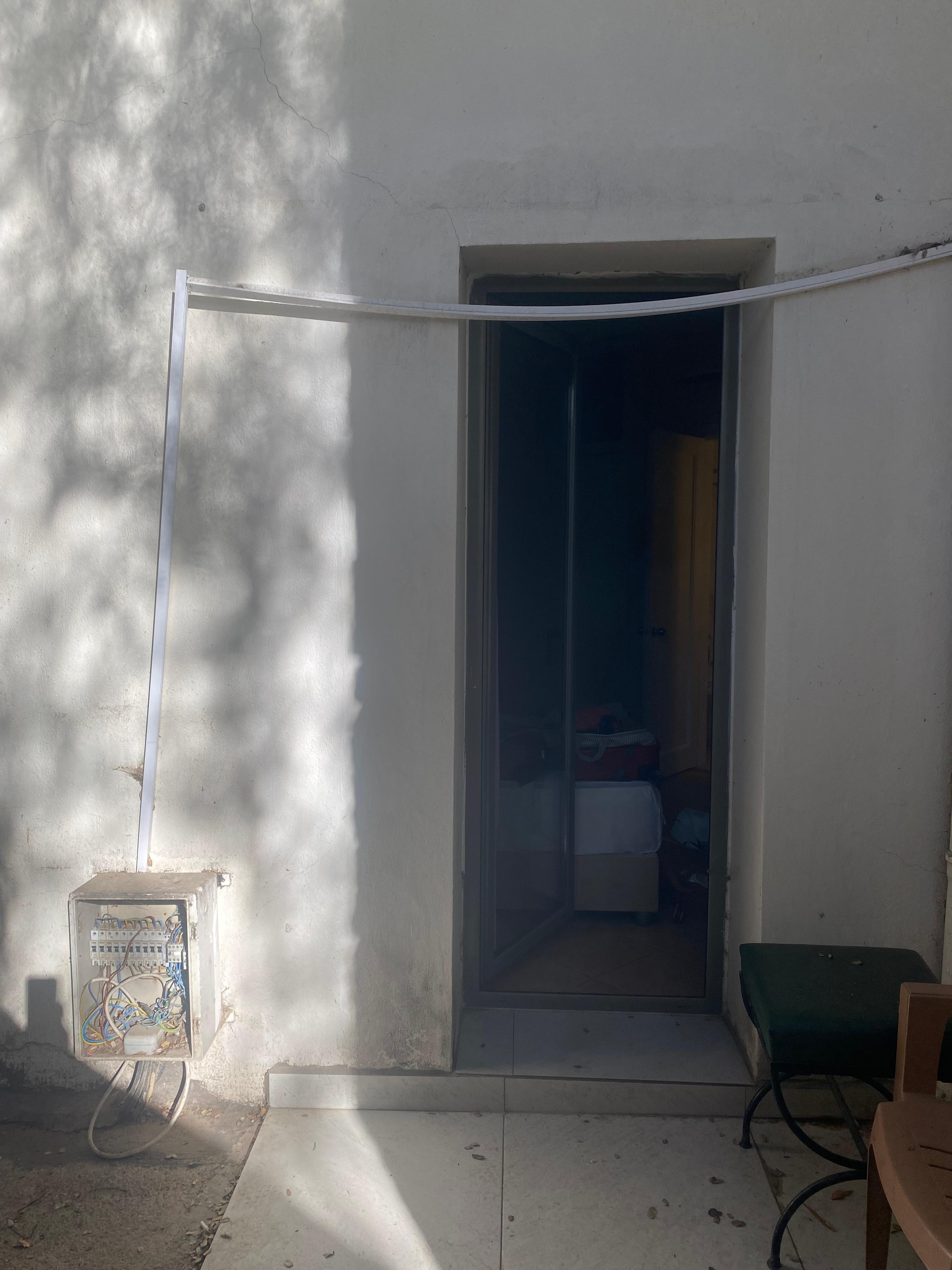 Çamaşırını as dedikleri yer elektrik kablosunun üzeriydi inanılır gibi değil 