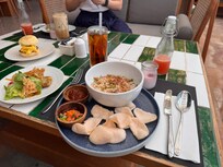 朝食、メインとビュッフェ