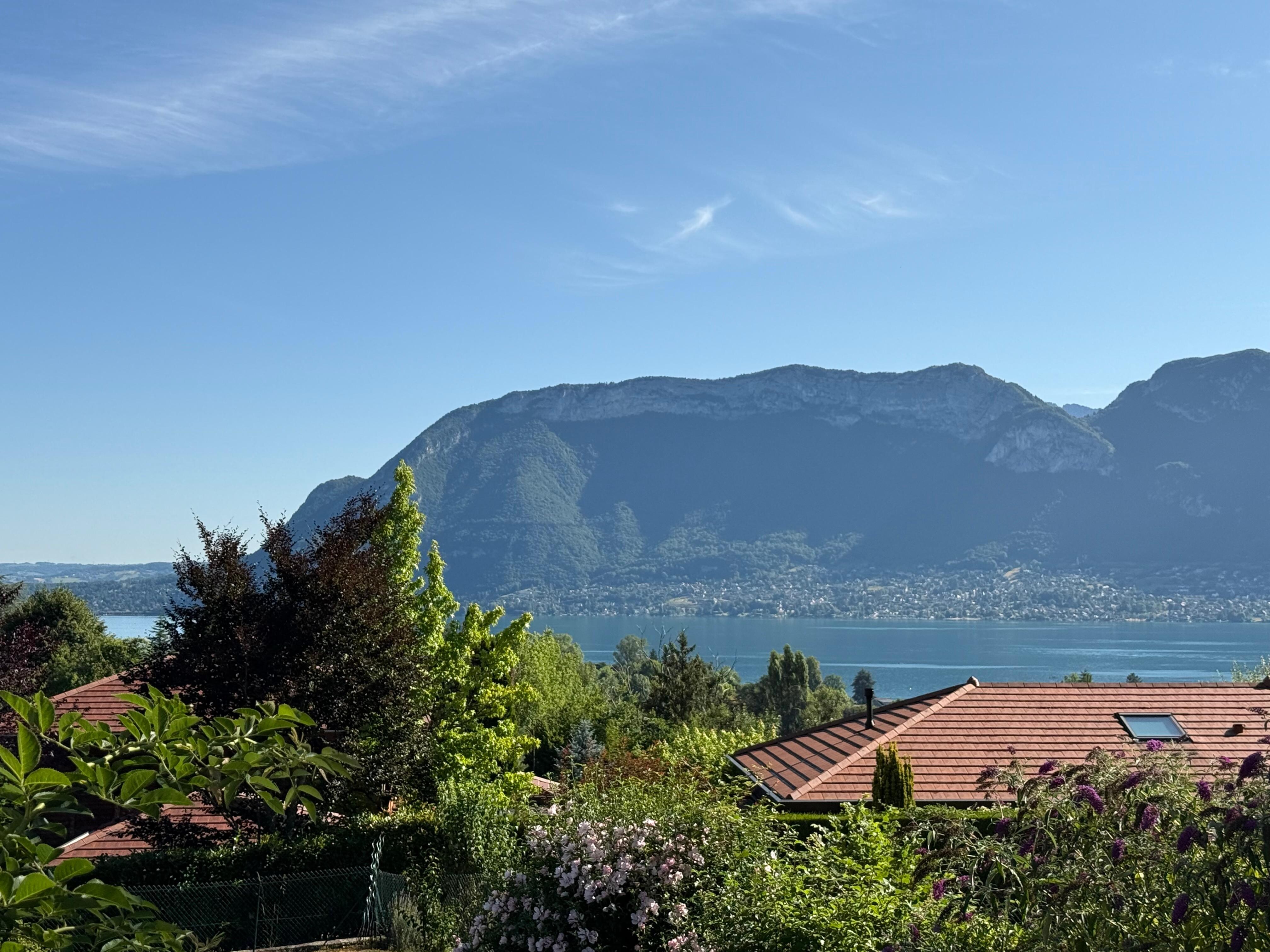 Vue de la terrasse de la maison 