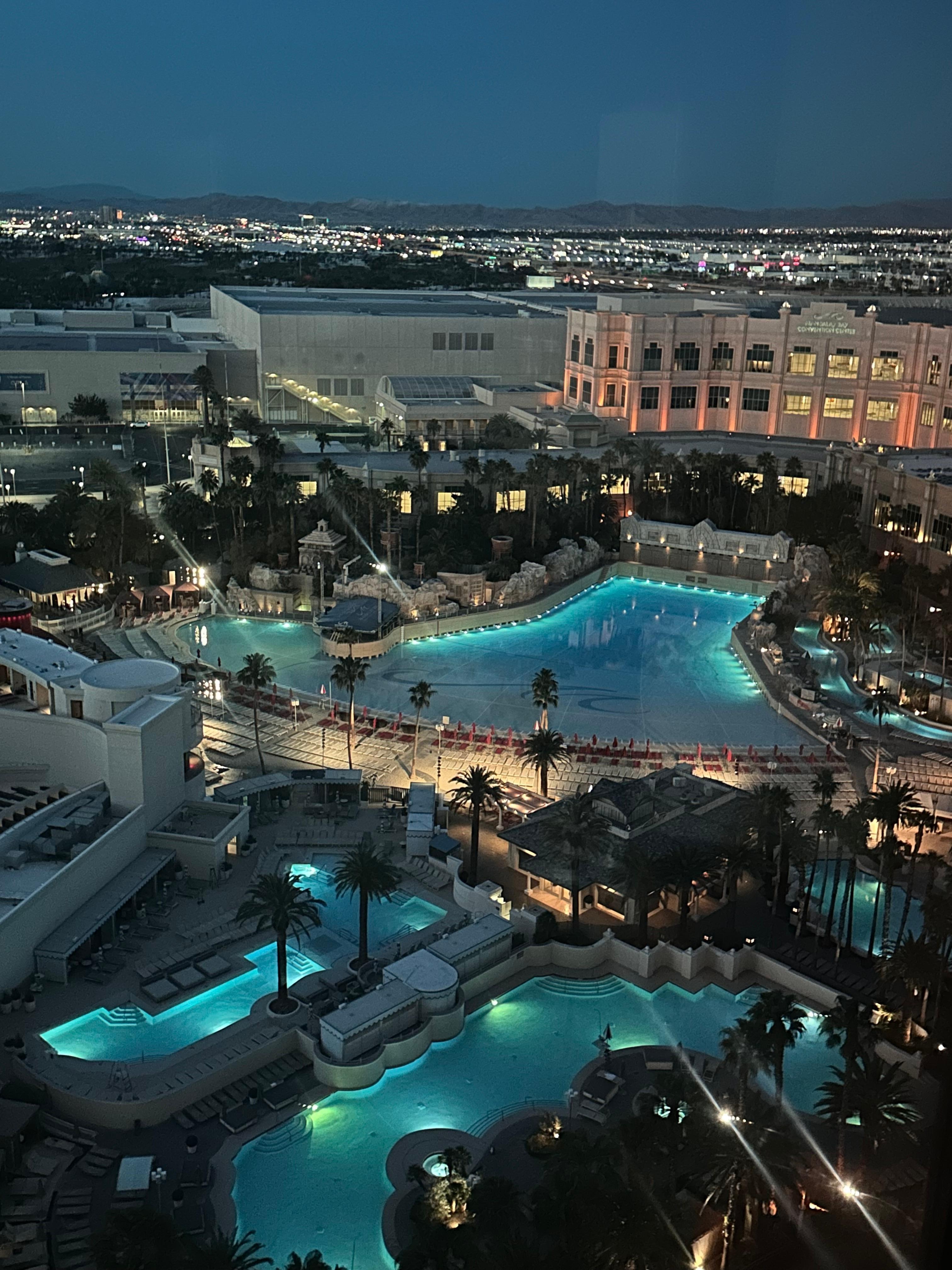 5am pool view from room 