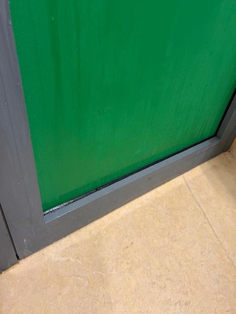 Condense water on the front door