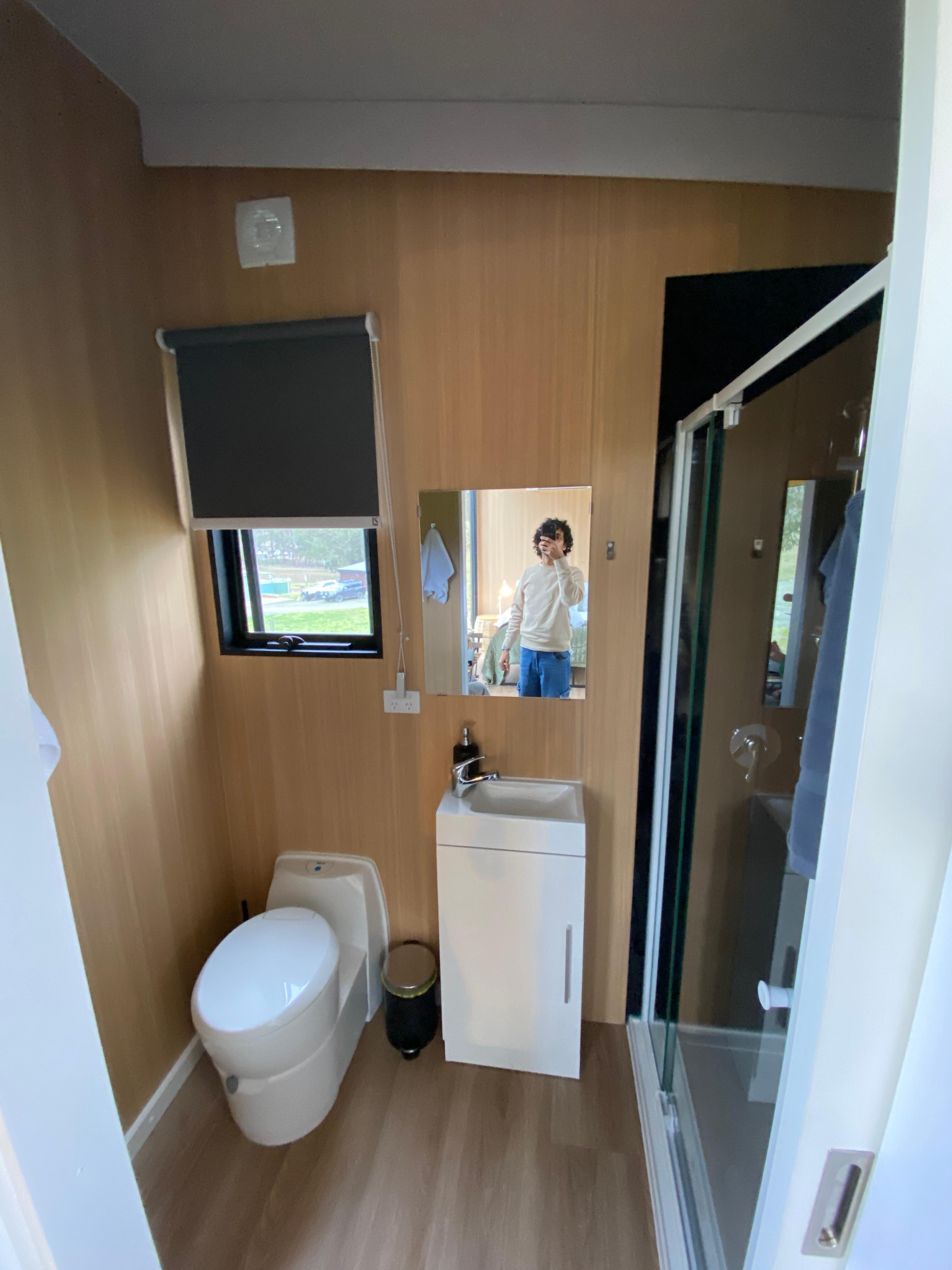 Bathroom/toilet