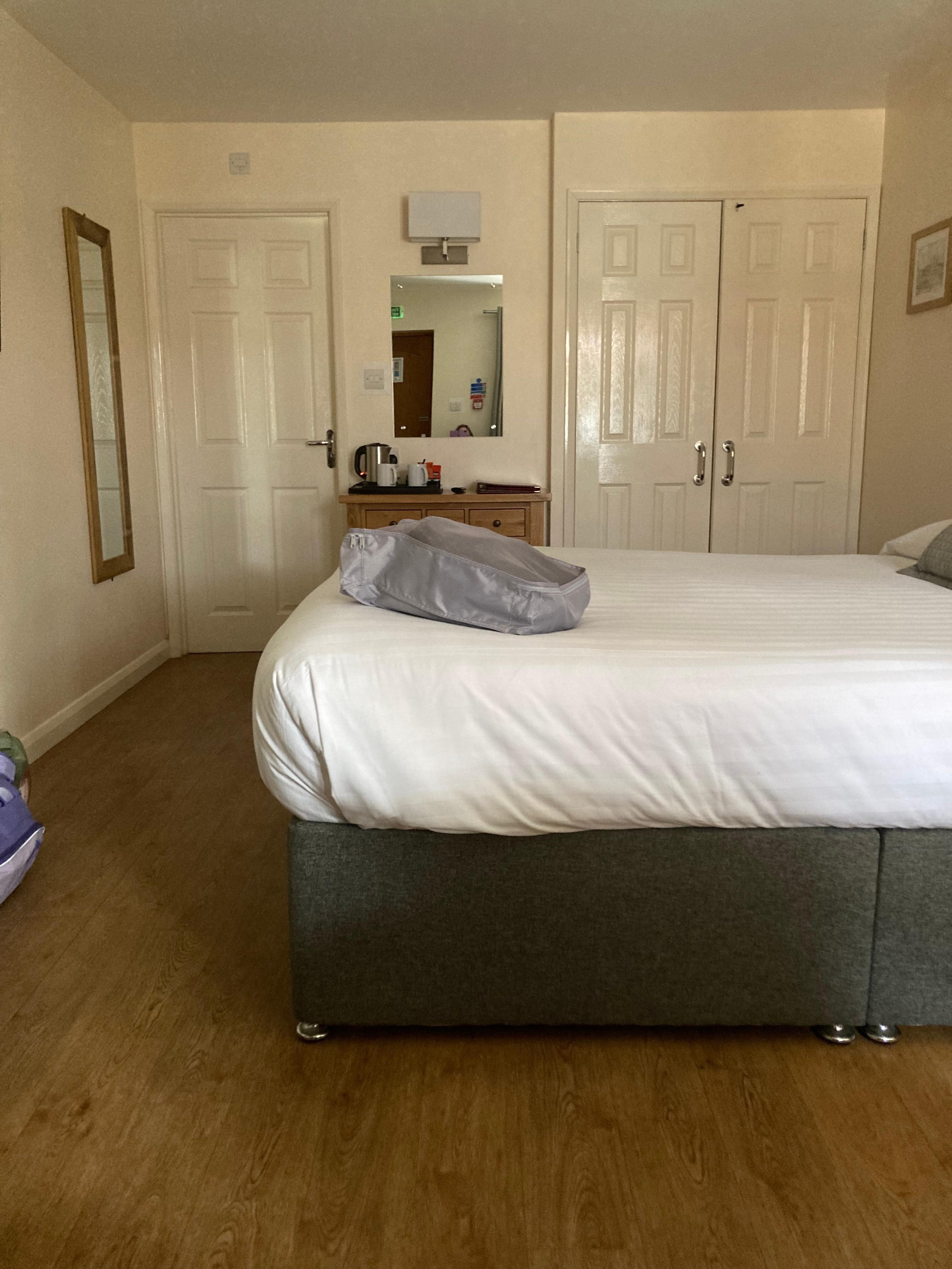 Comfortable bed room to move around 