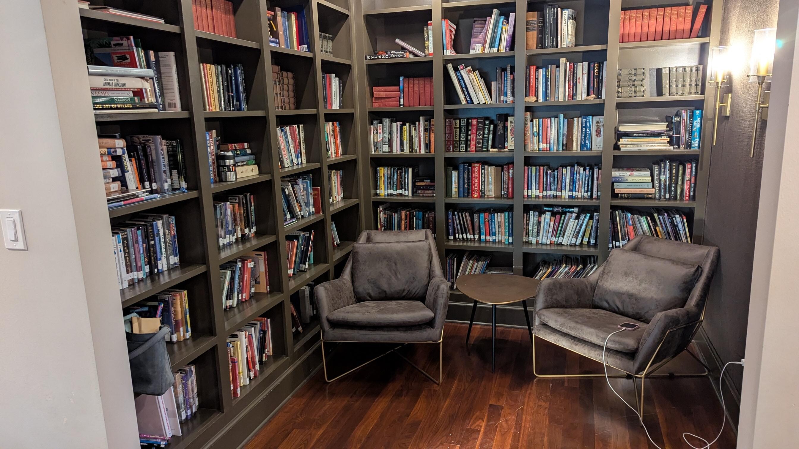 A library!  Nice touch!