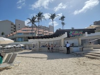 Beach bar, adult pool behind it. Open until 6pm.