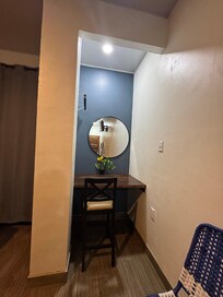 office desk/table