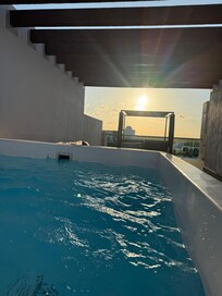 Plunge pool on the rooftop of our room towards the end of the day