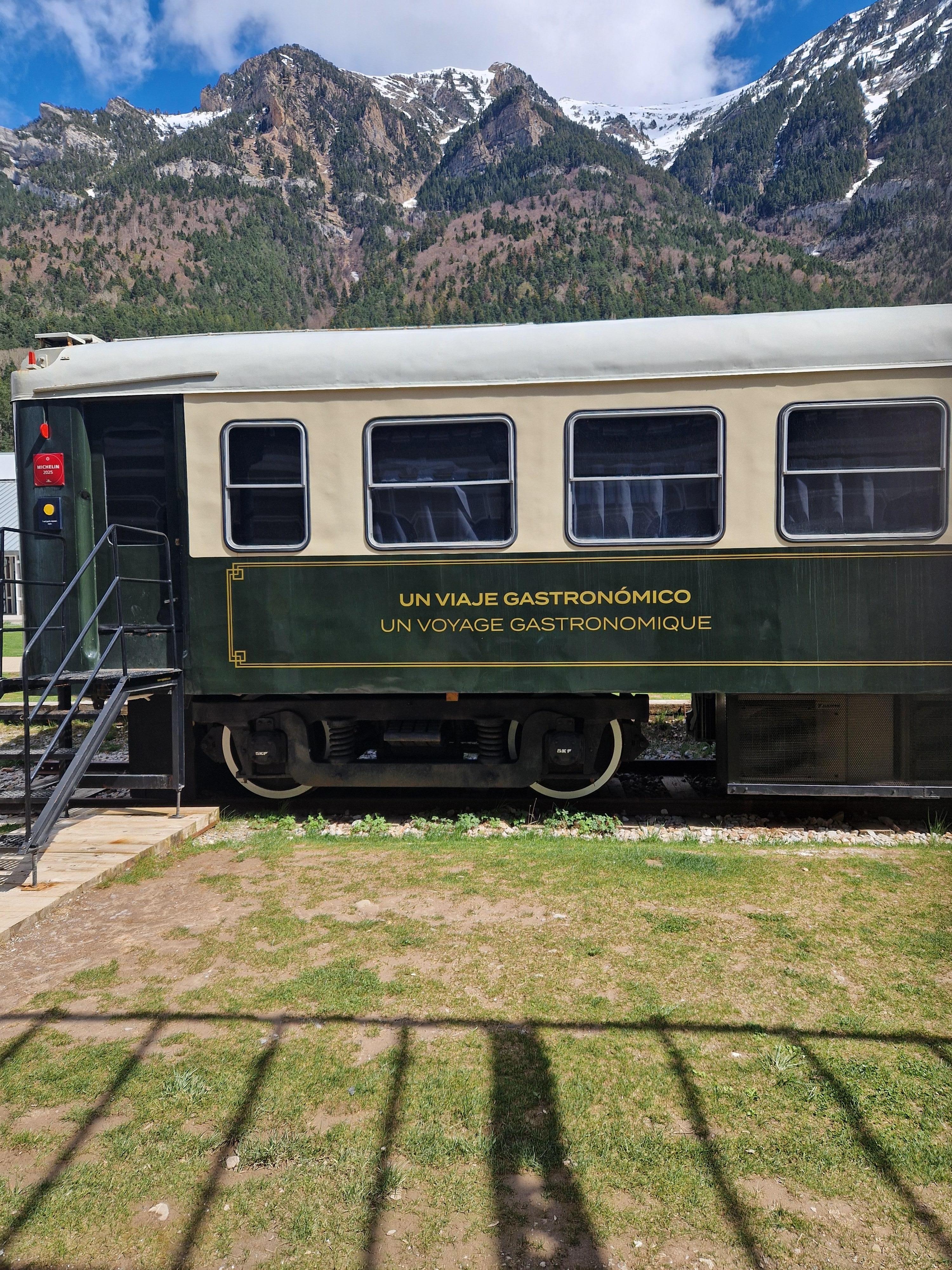 The Restauranant coach is only open on certain days