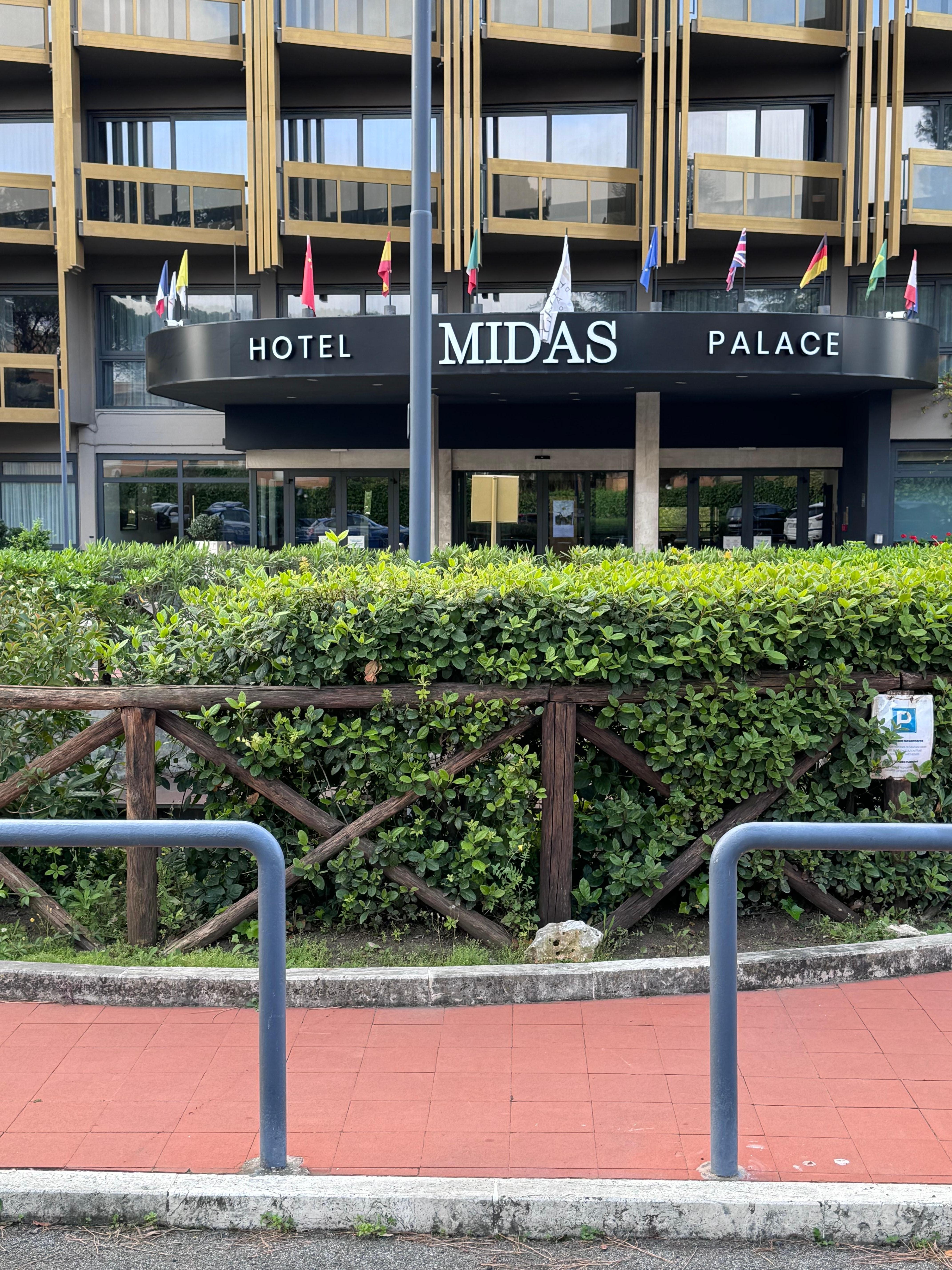 Hotel Midas!