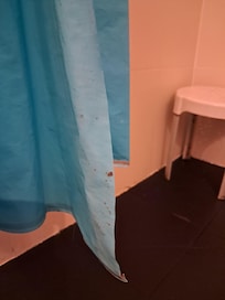 Rideau de douche sale