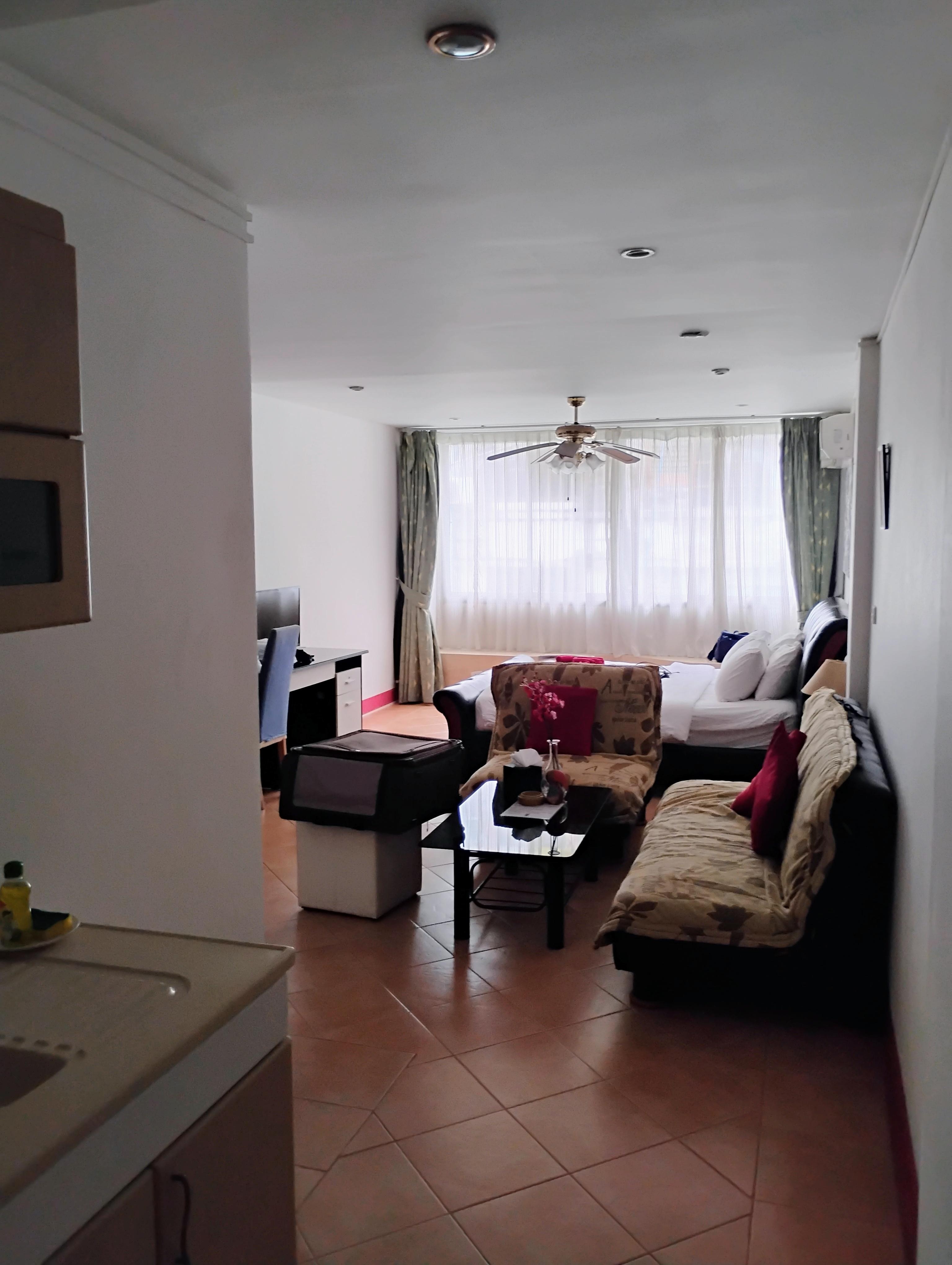 Great room with a lot of space. 