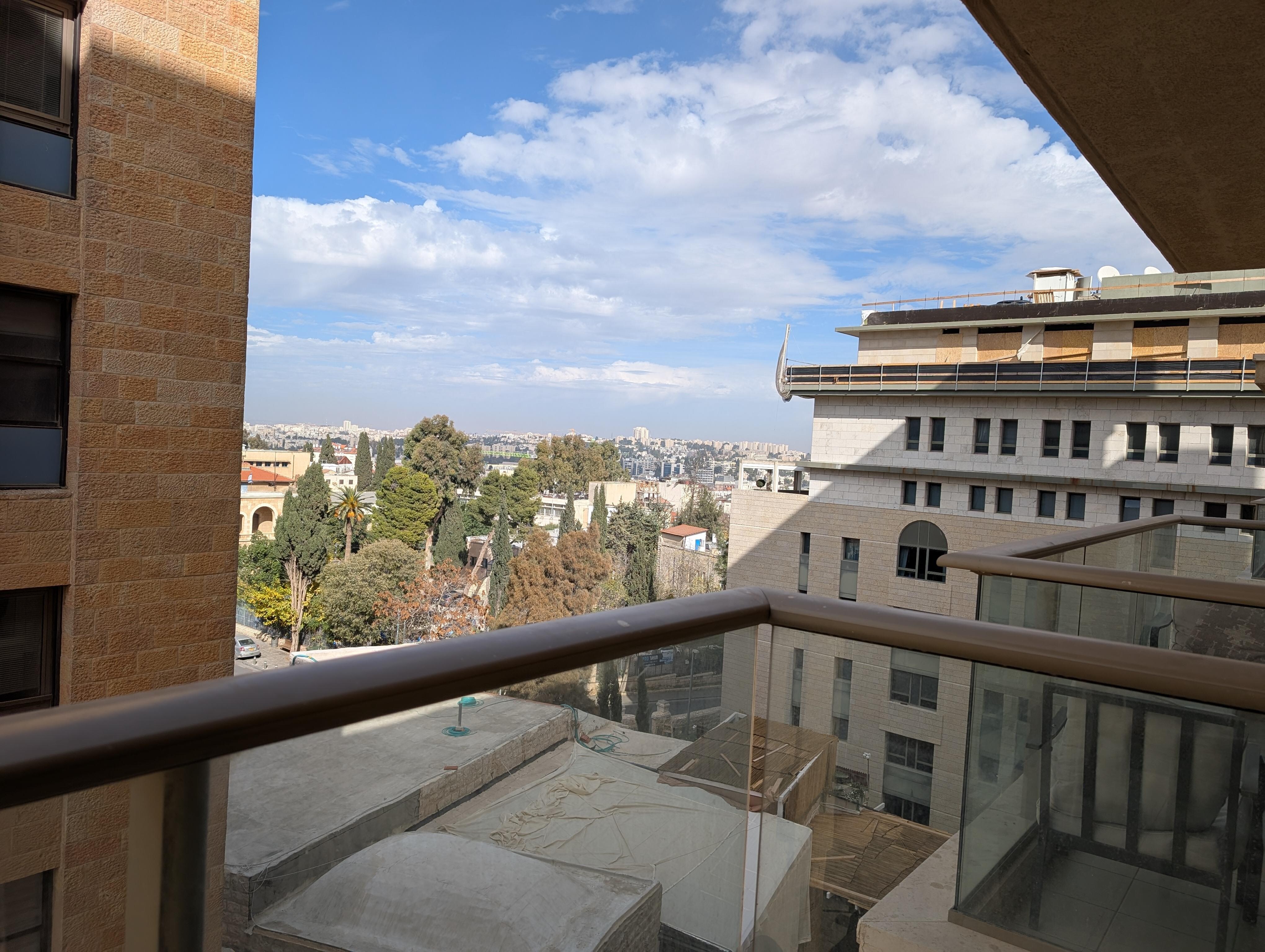 View (right) from Mirpeset