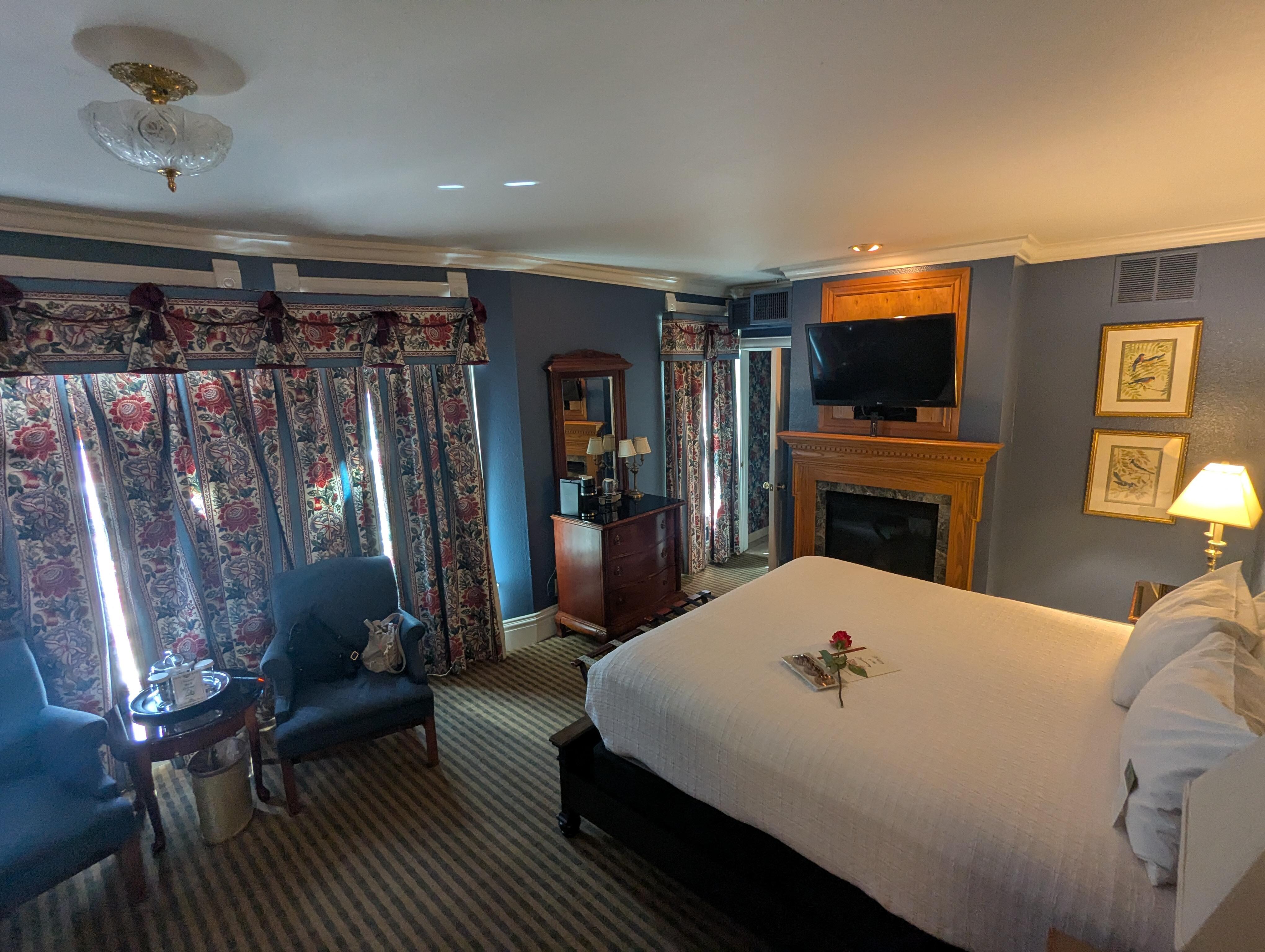 Spacious room (#201) though maybe I wouldn't  have thought it's a suite unless they said so.