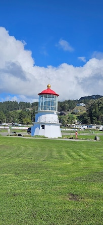 Lighthouse near by